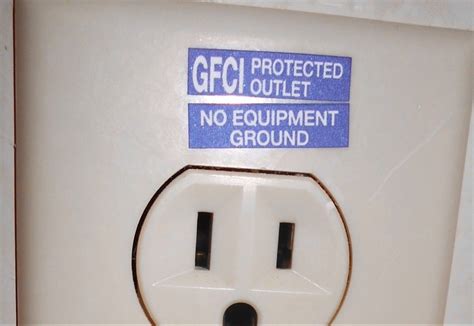 grounding a bootleg outlet